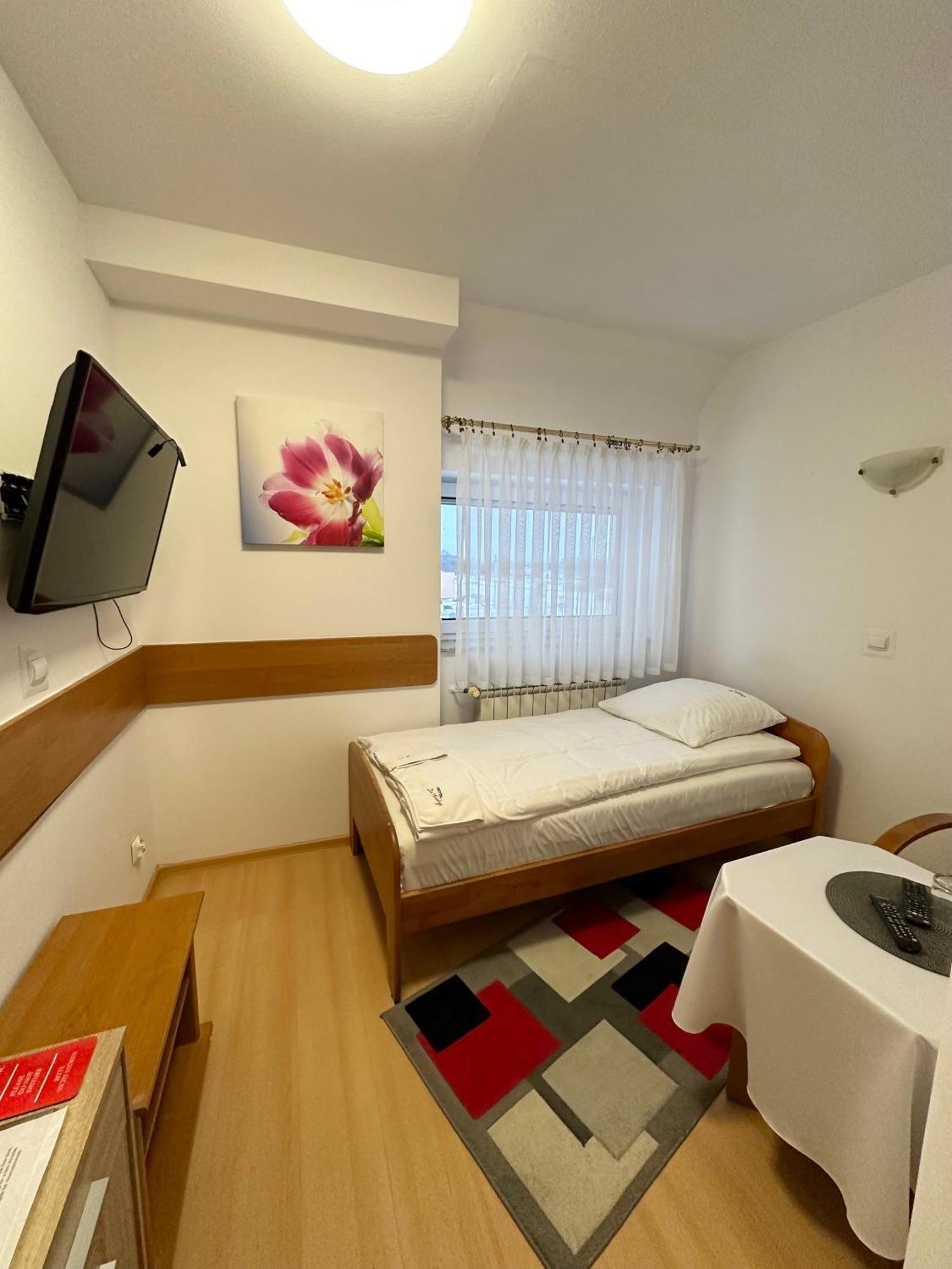 Motel Za Miedza Bralin 外观 照片