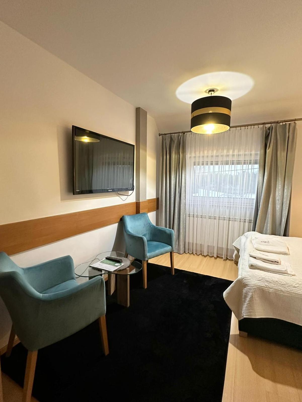 Motel Za Miedza Bralin 外观 照片
