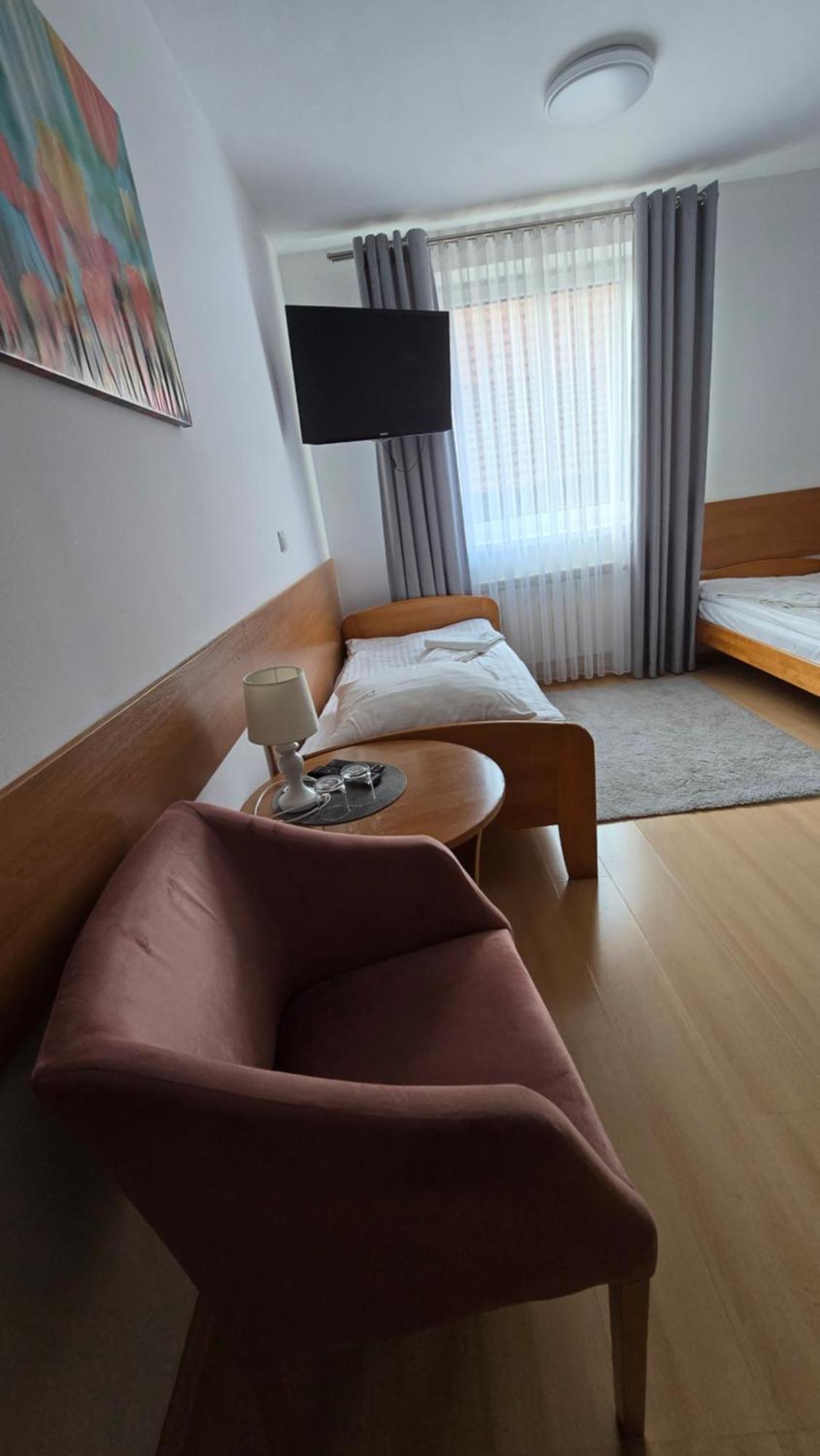 Motel Za Miedza Bralin 外观 照片